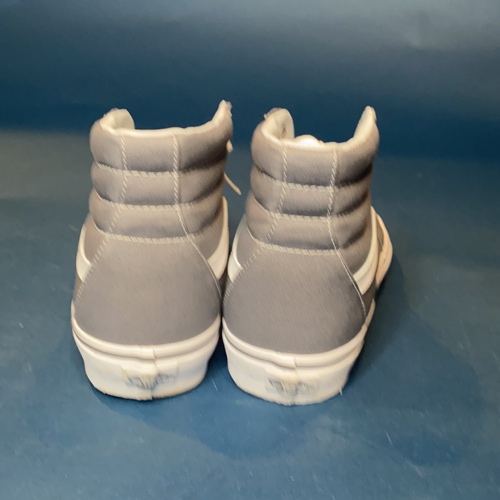 Vans - Picture 2 of 4